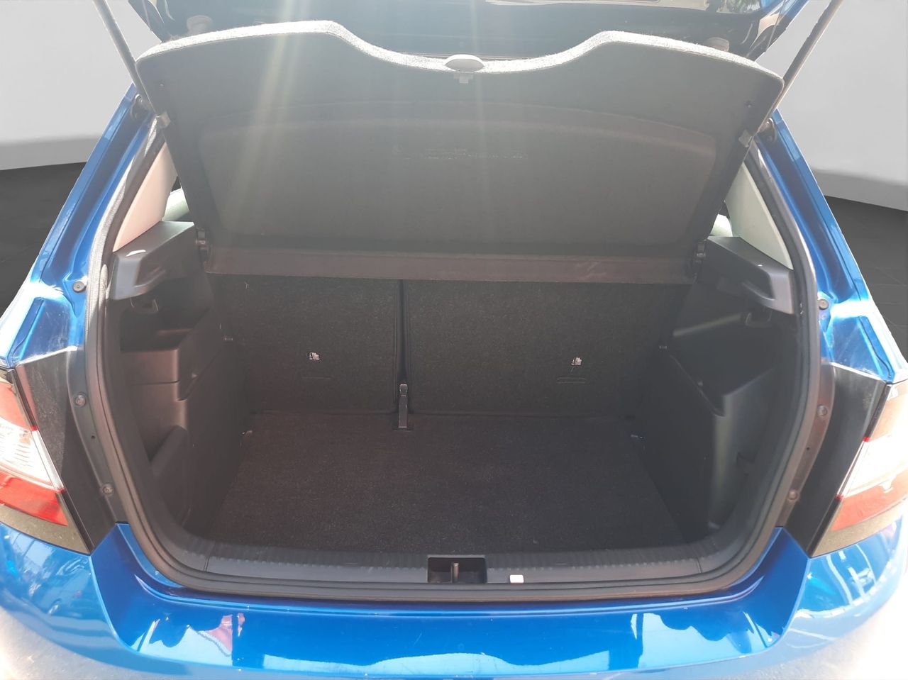 Skoda Fabia 1.0 MPI Color Concept 55kW   - Foto 2