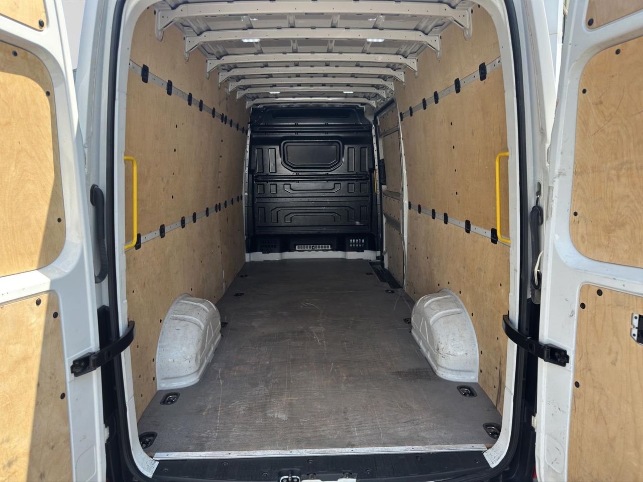 MAN TGE TGE 3.140 Fg. Larga alto 3.5t RWD 140  - Foto 2