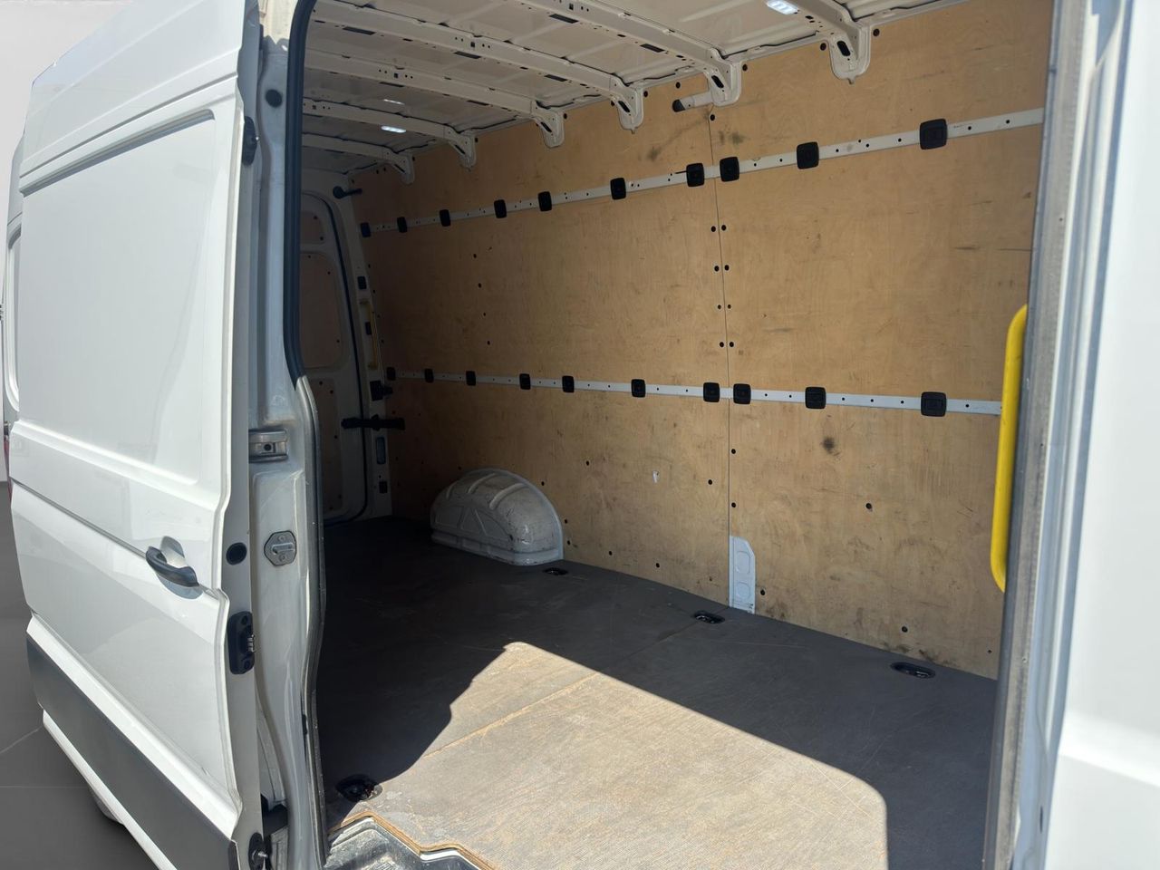 MAN TGE TGE 3.140 Fg. Larga alto 3.5t RWD 140  - Foto 2