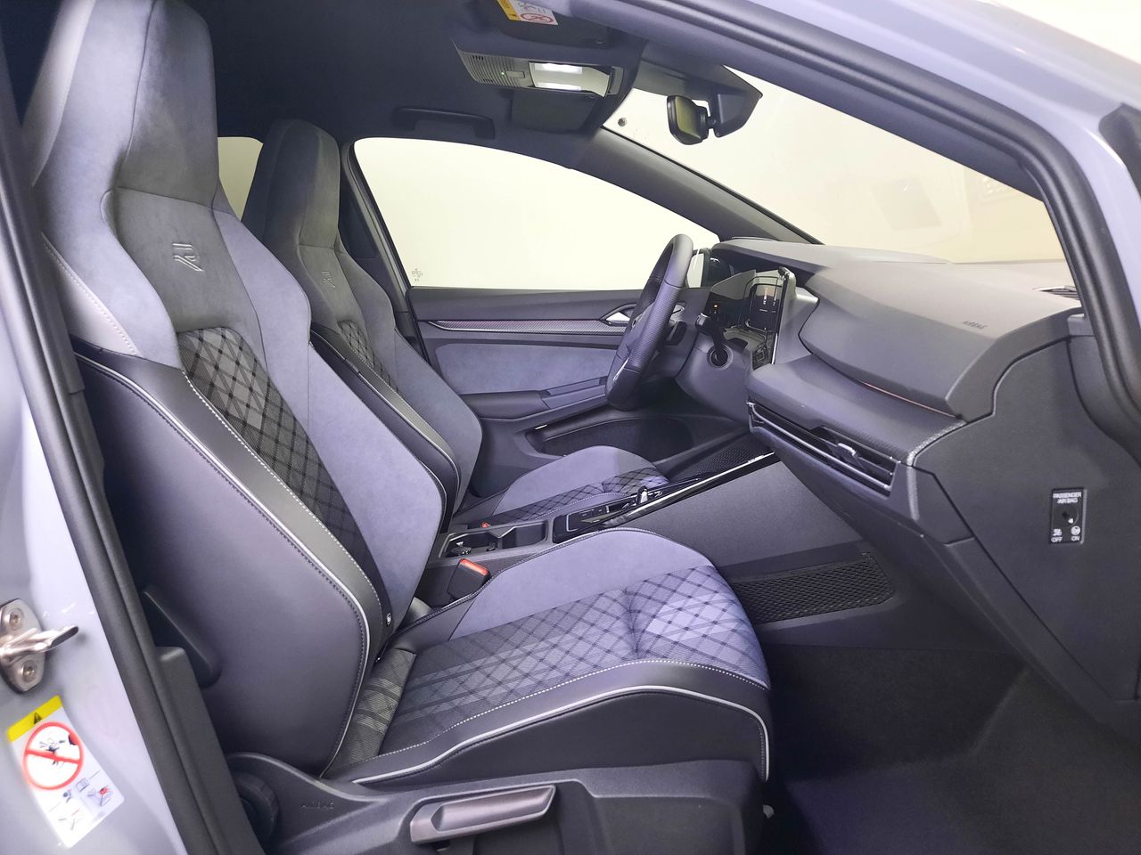 Volkswagen Golf Golf 1.5 eTSI R-Line DSG 110kW  - Foto 2