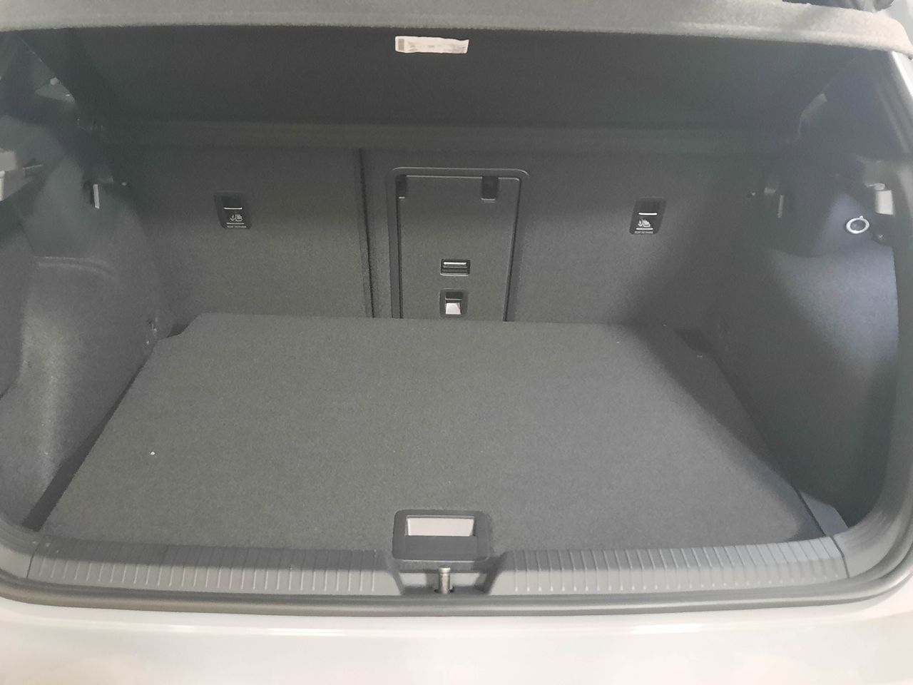 Volkswagen Golf Golf 1.5 eTSI R-Line DSG 110kW  - Foto 2