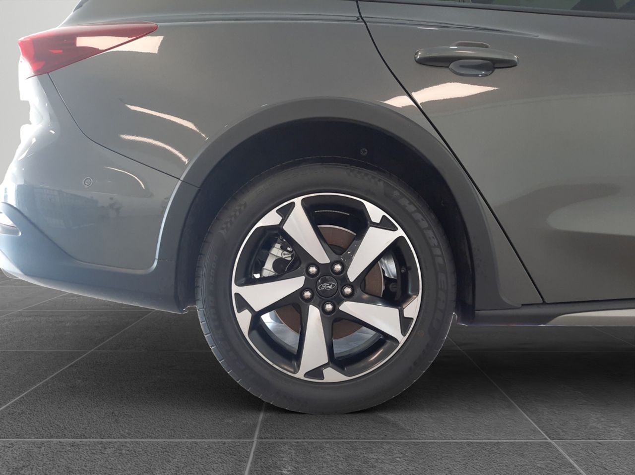 Ford Focus Sportbreak 1.0 Ecoboost MHEV Active 125  - Foto 2