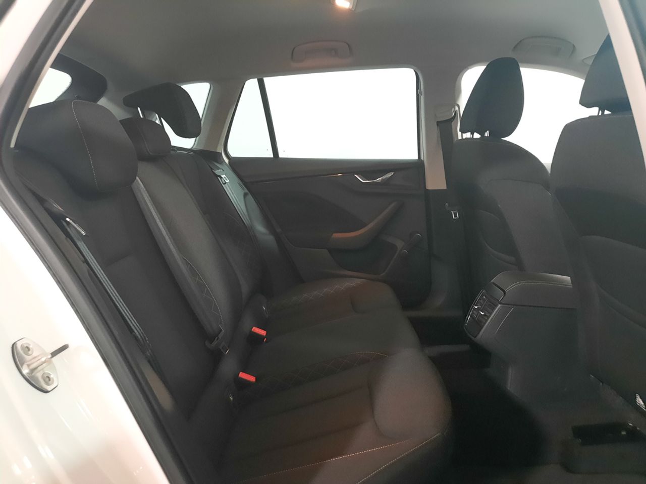 Skoda Kamiq 1.0 TSI Emotion 81kW DSG  - Foto 2