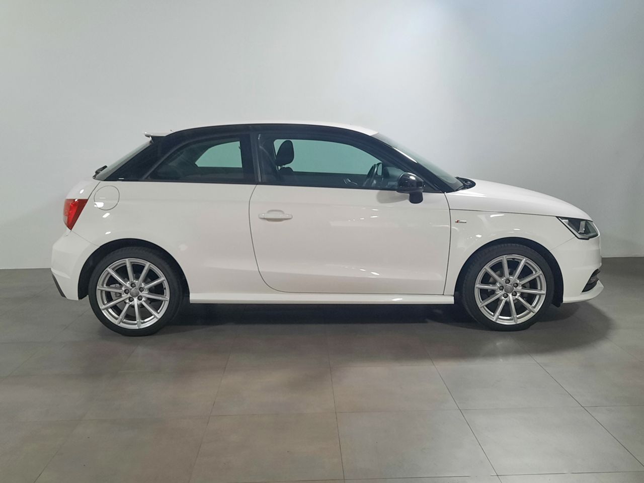 Audi A1 1.0 TFSI Adrenalin  - Foto 2