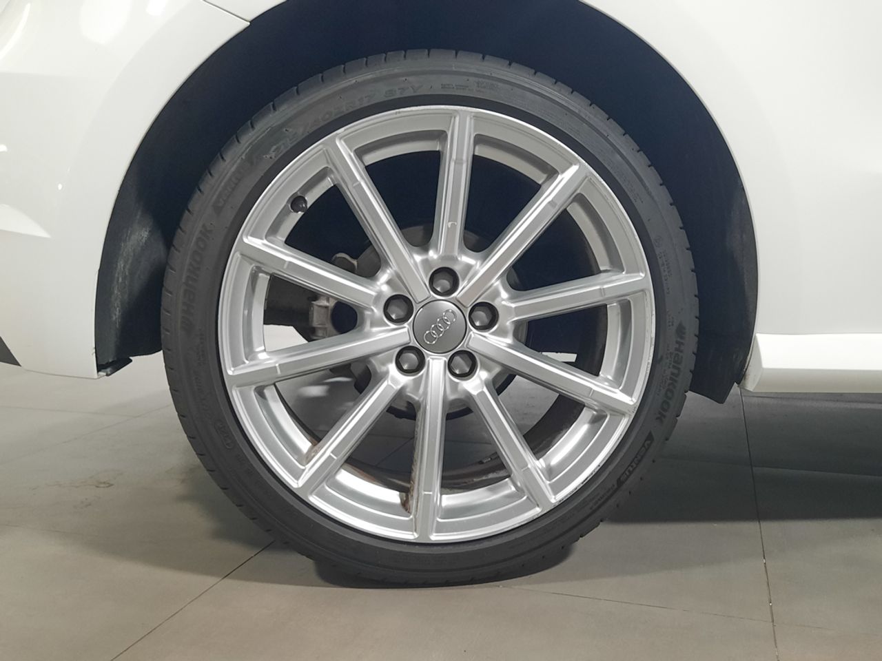 Audi A1 1.0 TFSI Adrenalin  - Foto 2