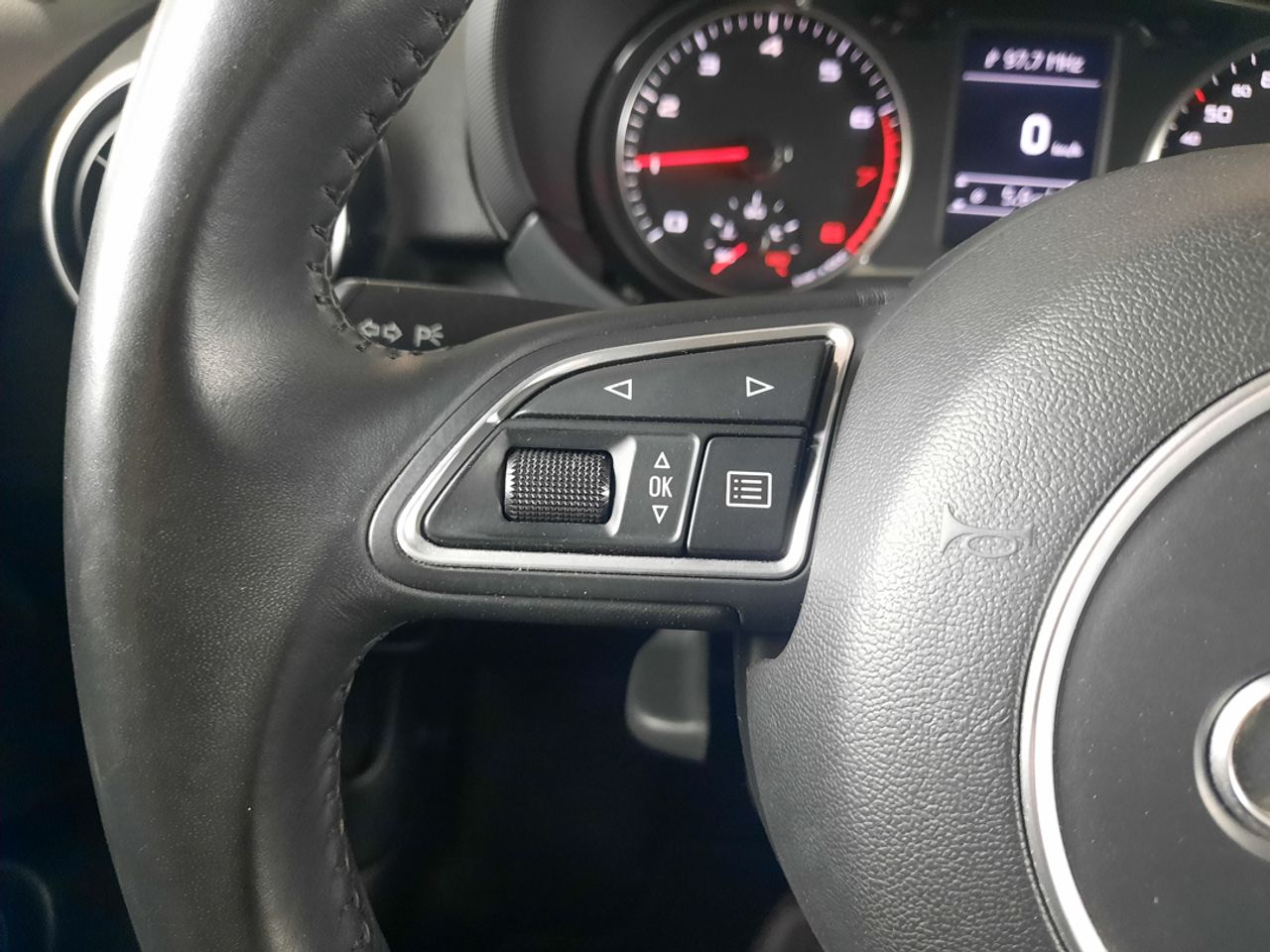 Audi A1 1.0 TFSI Adrenalin  - Foto 2