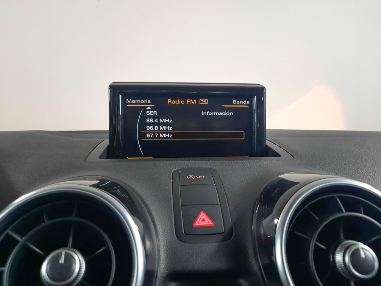 Audi A1 1.0 TFSI Adrenalin  - Foto 2