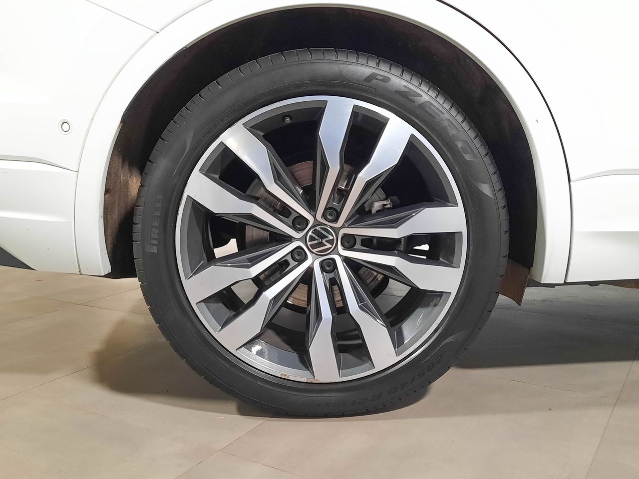 Volkswagen Touareg Touareg 3.0TDI V6 R-Line Tiptronic 4Motion 170kW  - Foto 2