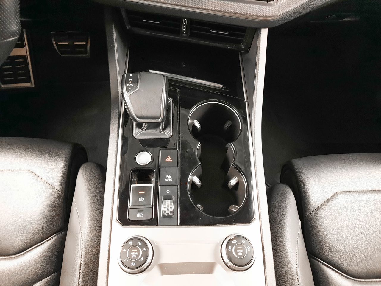 Volkswagen Touareg Touareg 3.0TDI V6 R-Line Tiptronic 4Motion 170kW  - Foto 2