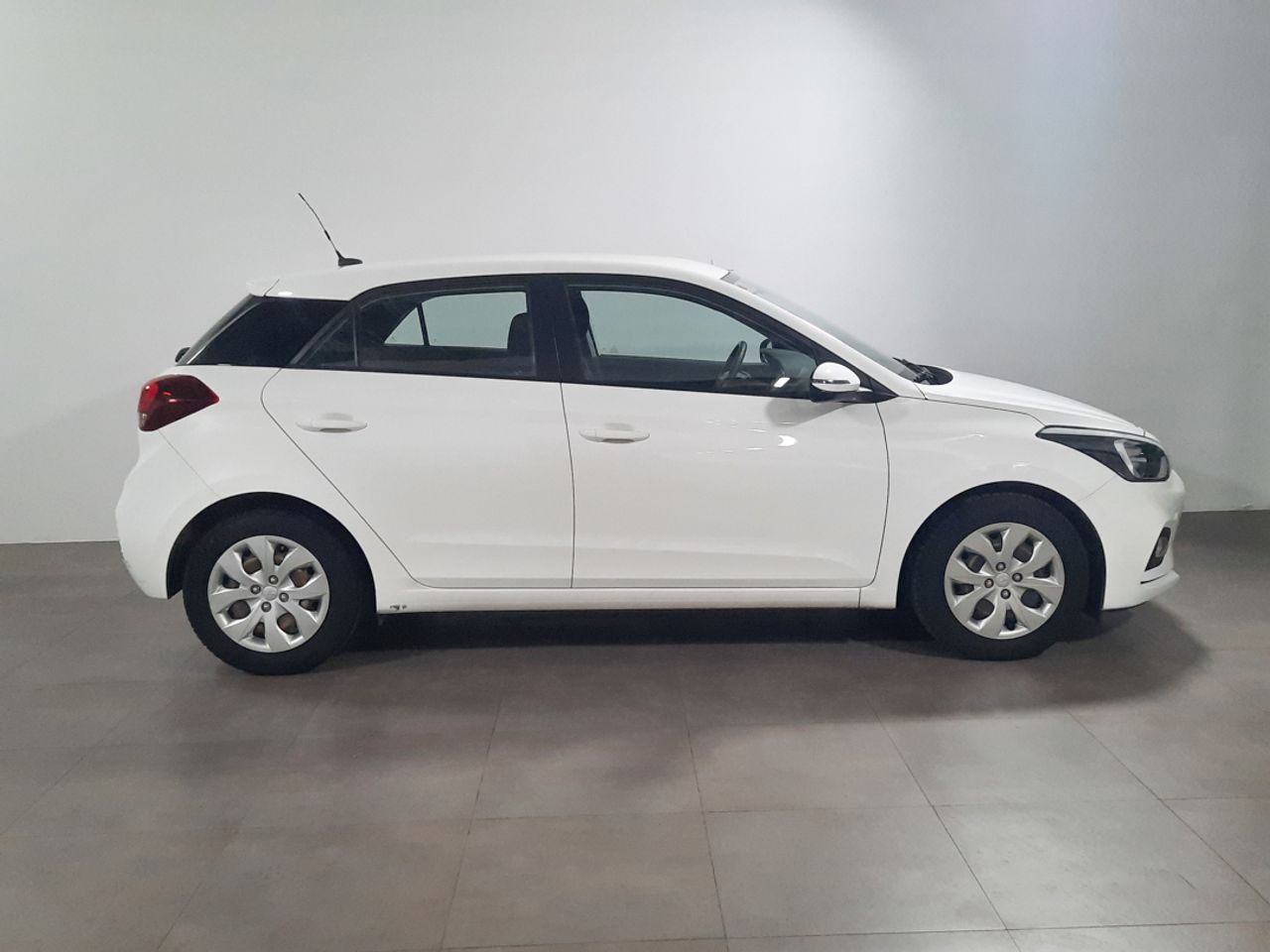 Hyundai i20 i20 1.2 MPI Essence LE  - Foto 2