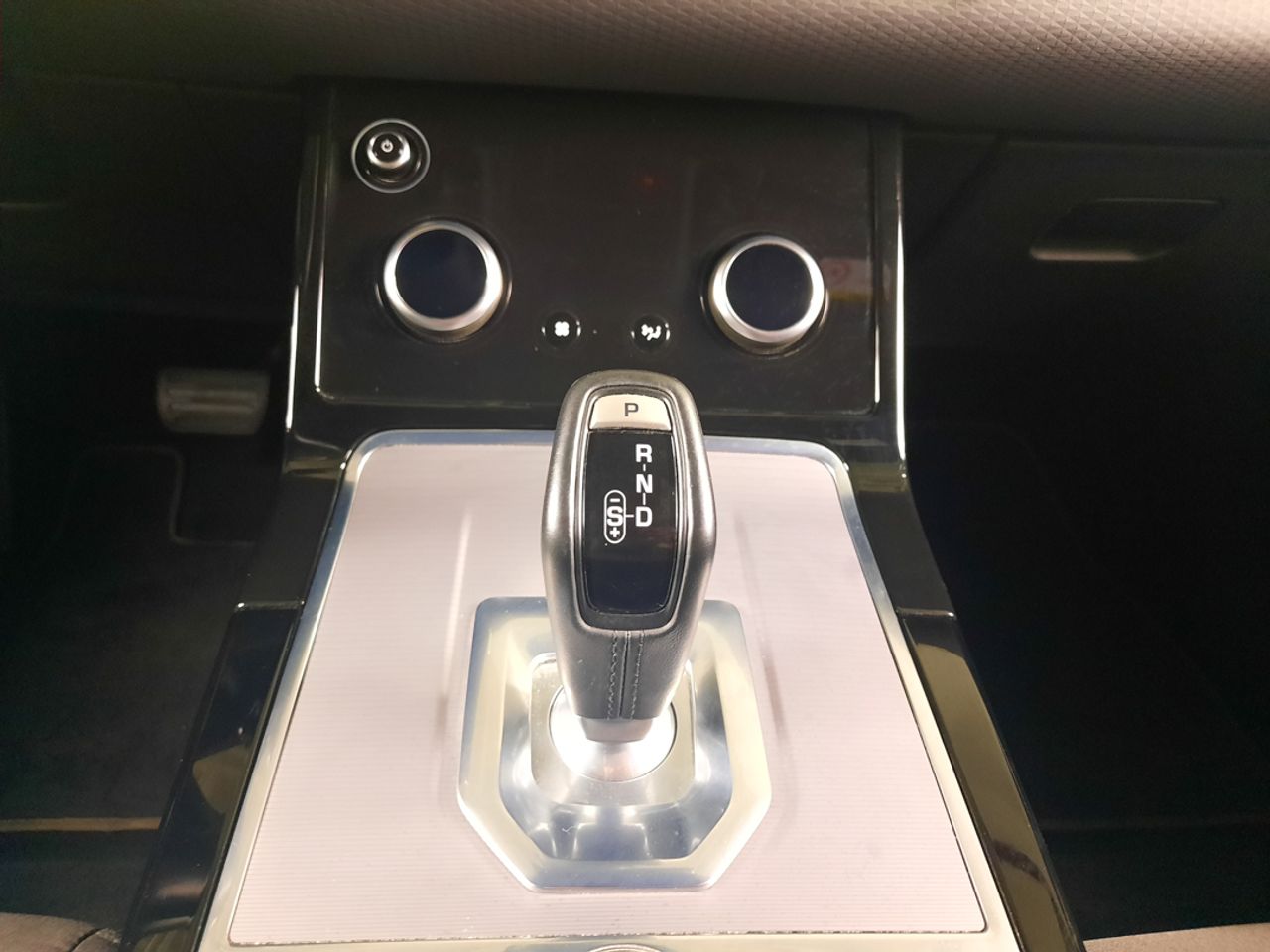 Land-Rover Range Rover Evoque Range Rover Evoque 1.5 I3 MHEV Standard FWD Aut. 160  - Foto 2