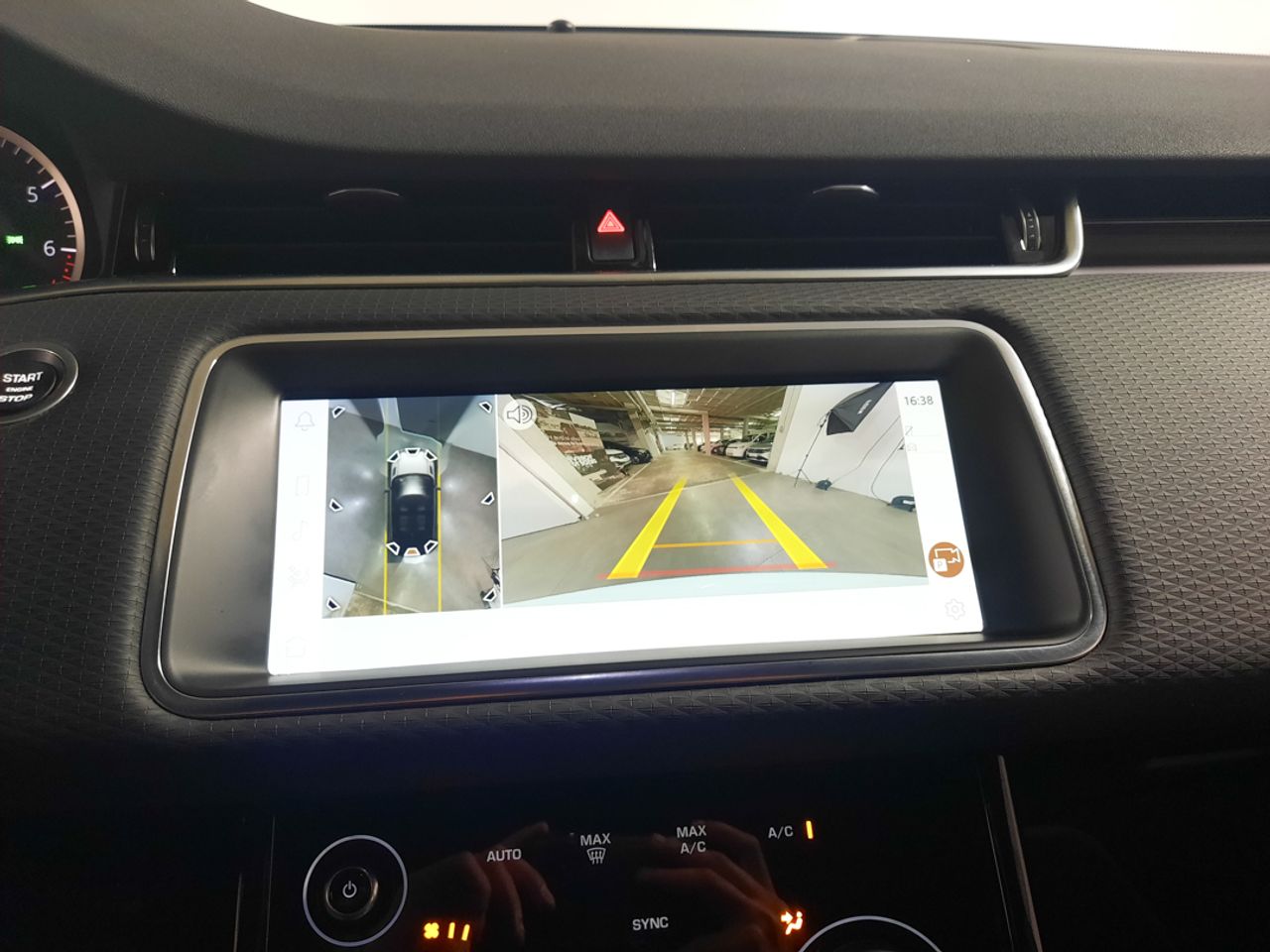 Land-Rover Range Rover Evoque Range Rover Evoque 1.5 I3 MHEV Standard FWD Aut. 160  - Foto 2