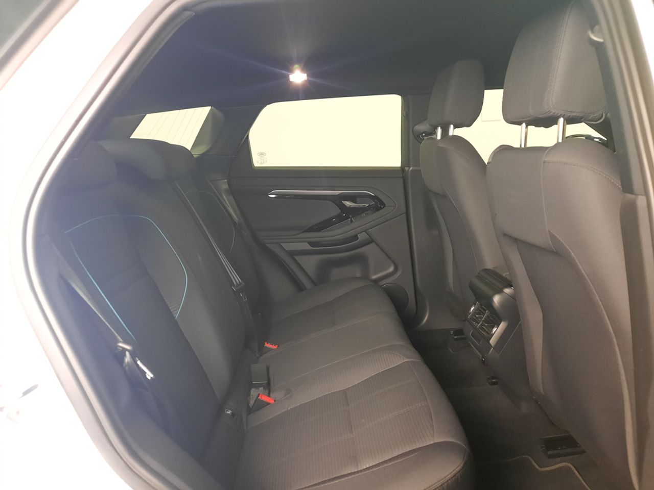 Land-Rover Range Rover Evoque Range Rover Evoque 1.5 I3 MHEV Standard FWD Aut. 160  - Foto 2