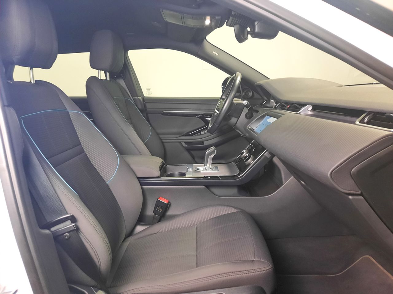 Land-Rover Range Rover Evoque Range Rover Evoque 1.5 I3 MHEV Standard FWD Aut. 160  - Foto 2