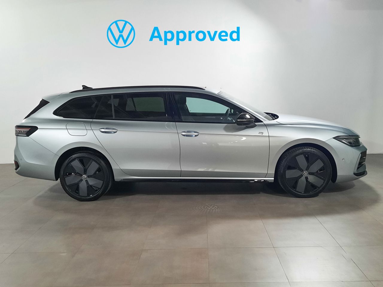 Volkswagen Passat Passat R-Line 1.5 TSI eHybrid 130 kW (177 CV) / 85 kW (115 CV)  Automático DSG 6 vel.  - Foto 2