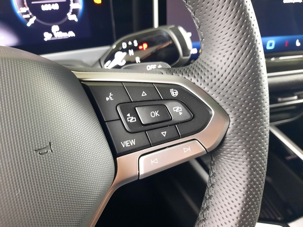 Volkswagen Passat Passat R-Line 1.5 TSI eHybrid 130 kW (177 CV) / 85 kW (115 CV)  Automático DSG 6 vel.  - Foto 2