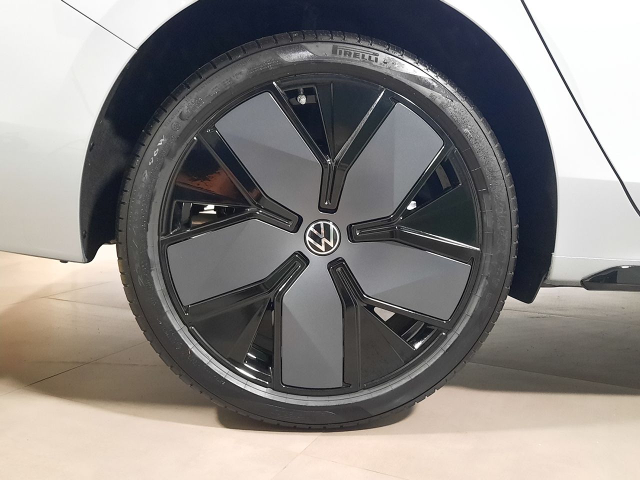 Volkswagen Passat Passat R-Line 1.5 TSI eHybrid 130 kW (177 CV) / 85 kW (115 CV)  Automático DSG 6 vel.  - Foto 2