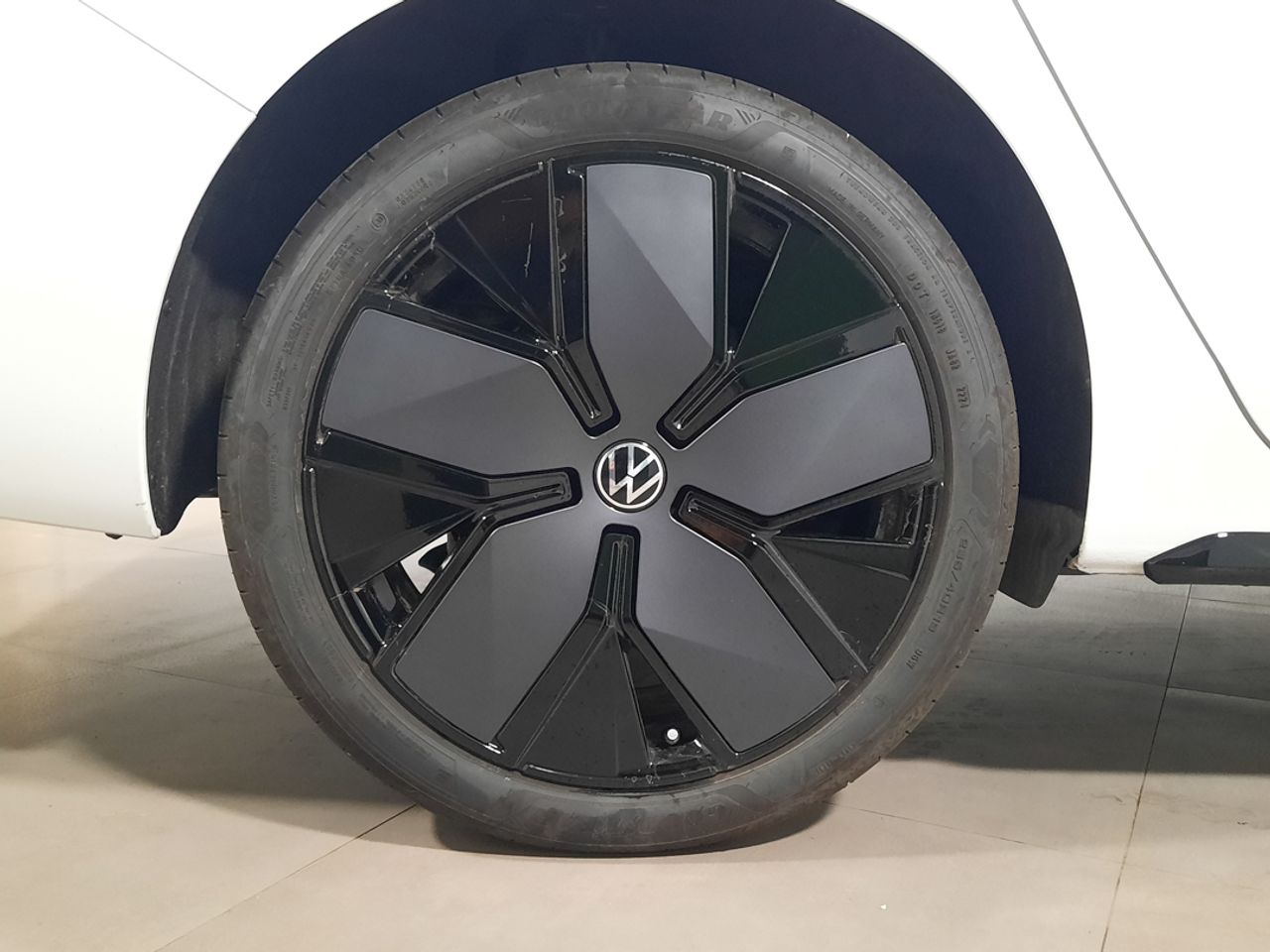 Volkswagen Passat Passat R-Line 1.5 TSI eHybrid 130 kW (177 CV) / 85 kW (115 CV)  Automático DSG 6 vel.  - Foto 2