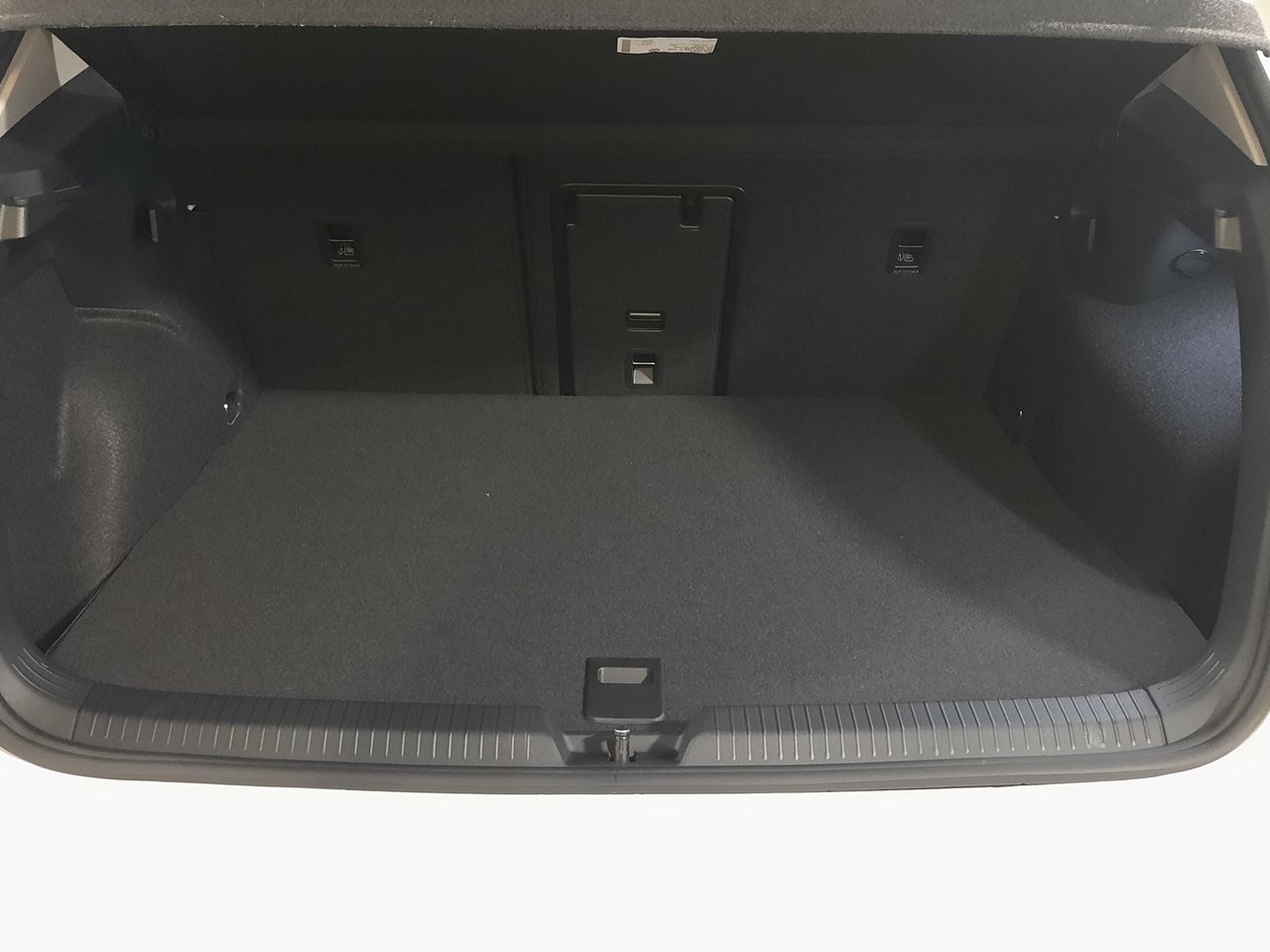 Volkswagen Golf Golf Match 1.5 TSI eHybrid 110 kW (150 CV) / 85 kW (115 CV)  Automático DSG 6 vel.  - Foto 2