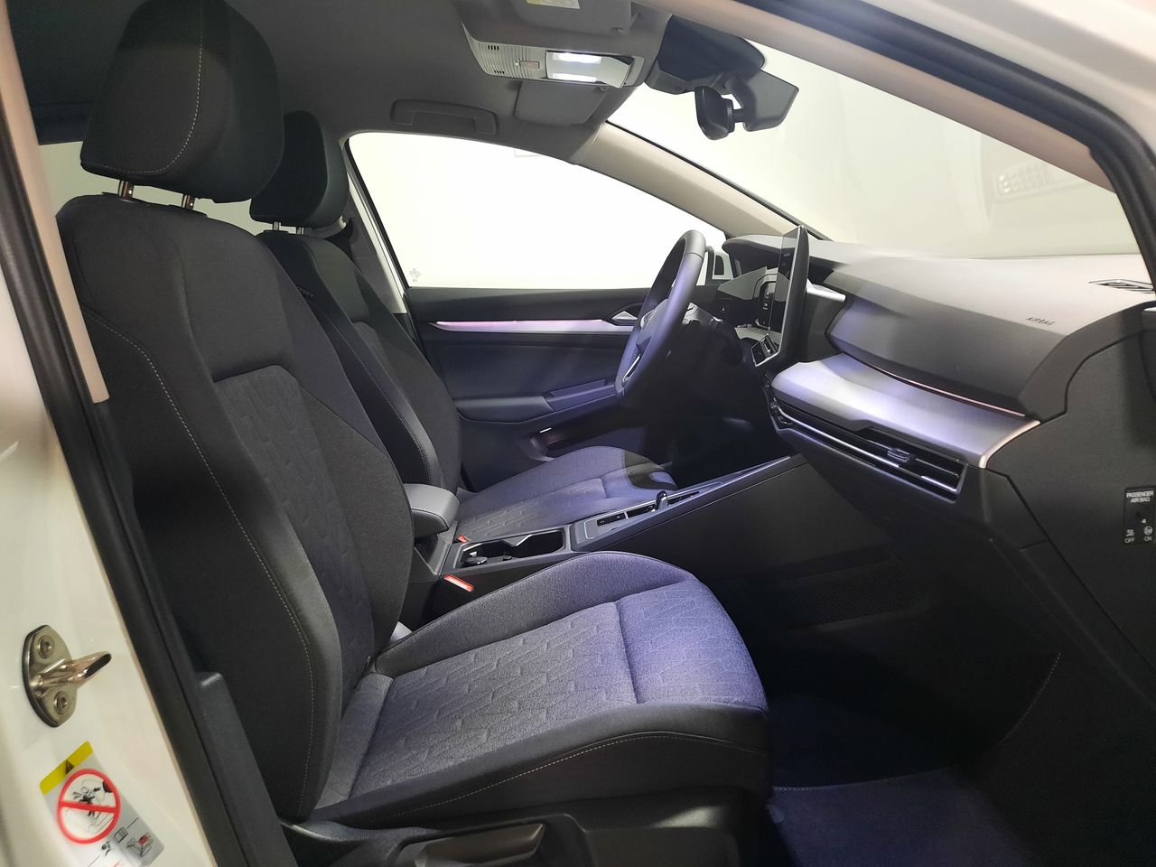 Volkswagen Golf Golf Match 1.5 TSI eHybrid 110 kW (150 CV) / 85 kW (115 CV)  Automático DSG 6 vel.  - Foto 2