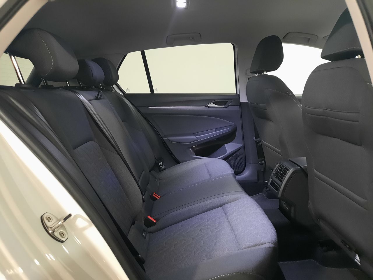 Volkswagen Golf Golf Match 1.5 TSI eHybrid 110 kW (150 CV) / 85 kW (115 CV)  Automático DSG 6 vel.  - Foto 2