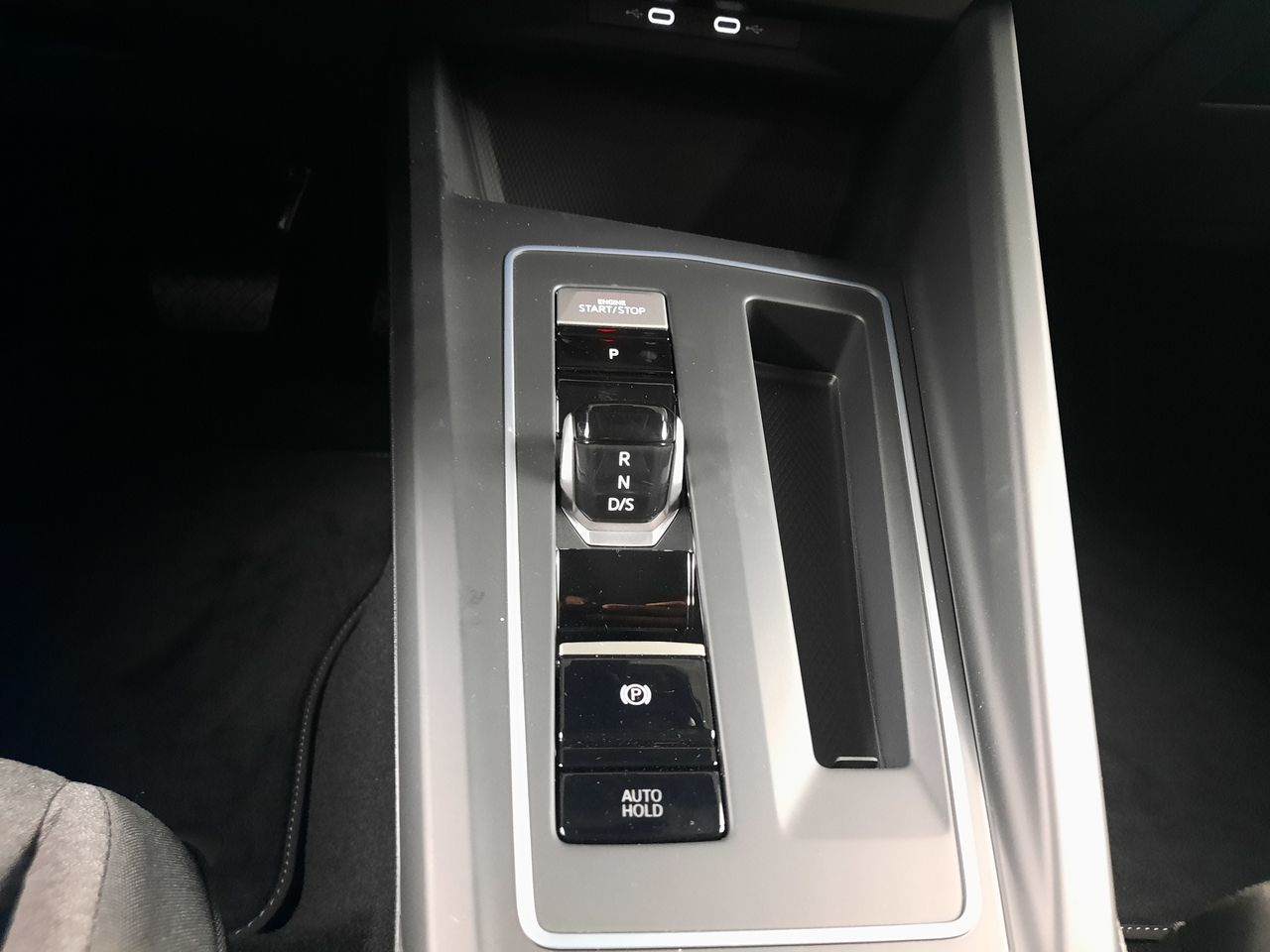 Volkswagen Golf Golf Match 1.5 TSI eHybrid 110 kW (150 CV) / 85 kW (115 CV)  Automático DSG 6 vel.  - Foto 2