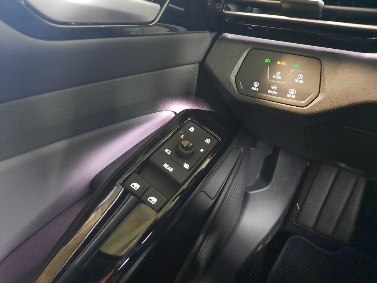 Volkswagen ID.4 ID.4 Pro 210KW 77Kwh  - Foto 2