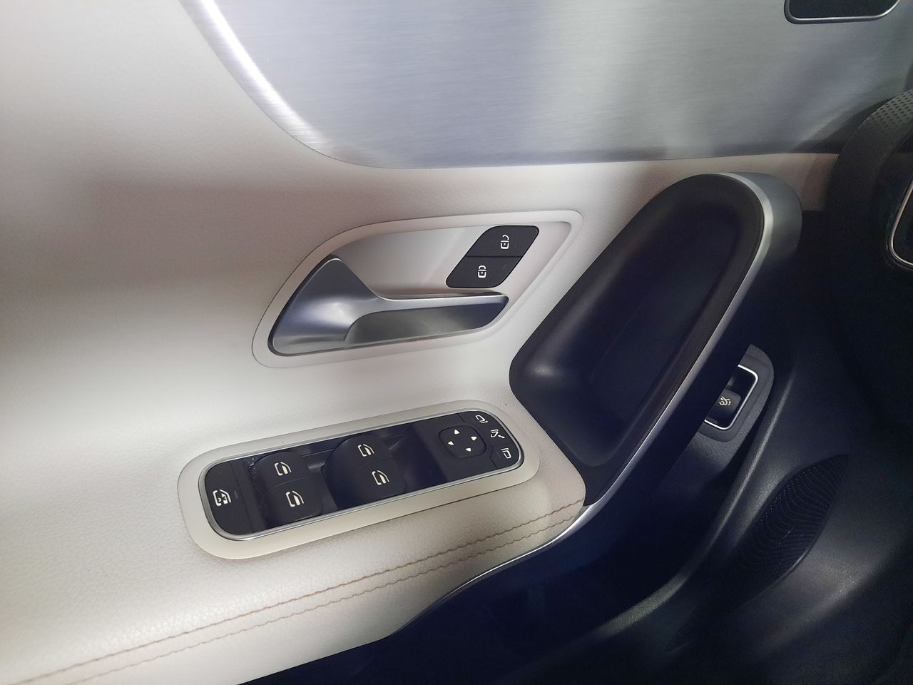 Mercedes CLA CLA 200d - Foto 2