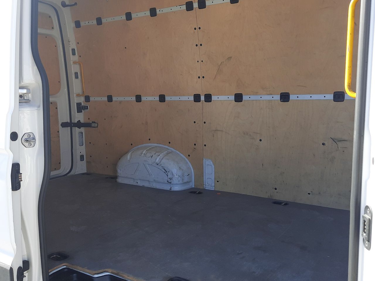 MAN TGE TGE 3.140 Fg. Larga alto 3.5t 140 - Foto 2