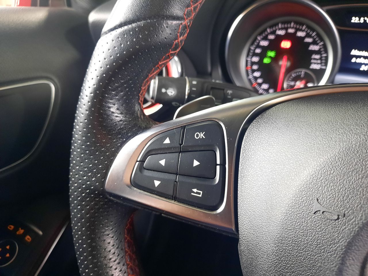 Mercedes Clase GLA GLA 200d 7G-DCT - Foto 2