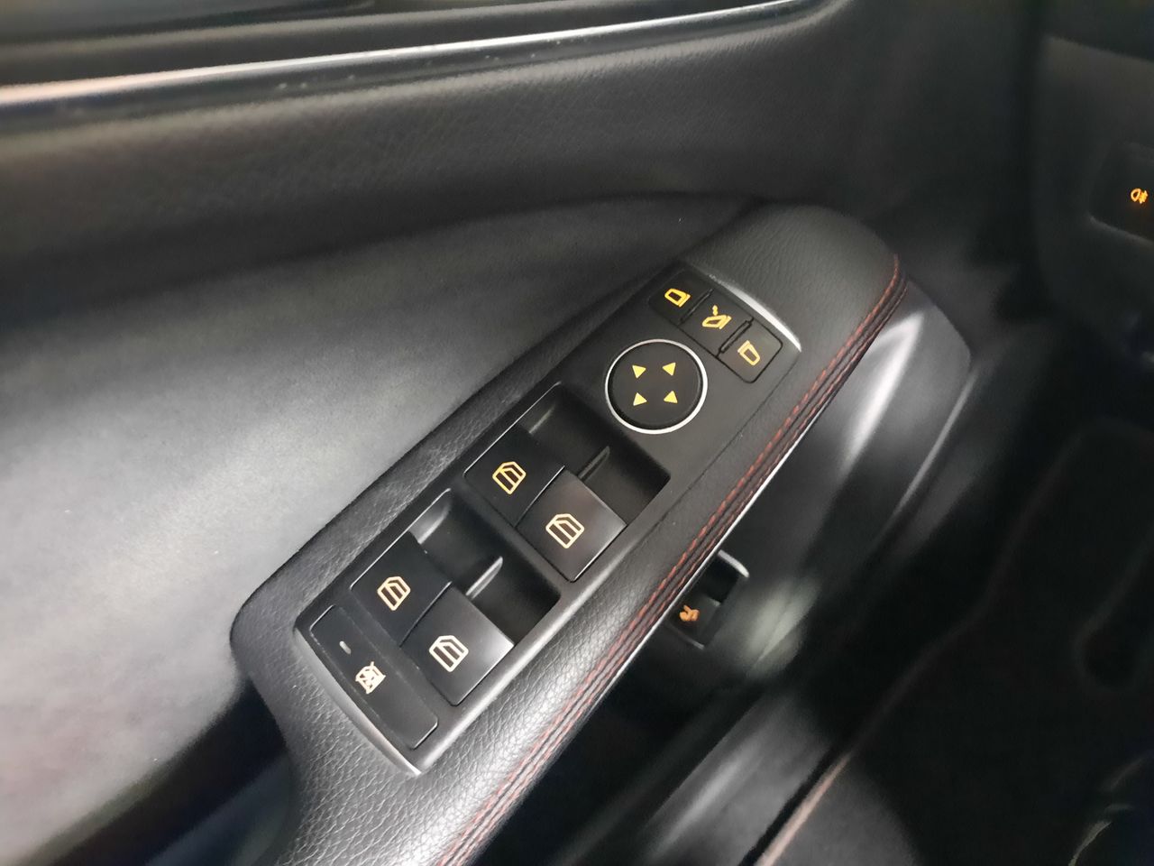 Mercedes Clase GLA GLA 200d 7G-DCT - Foto 2