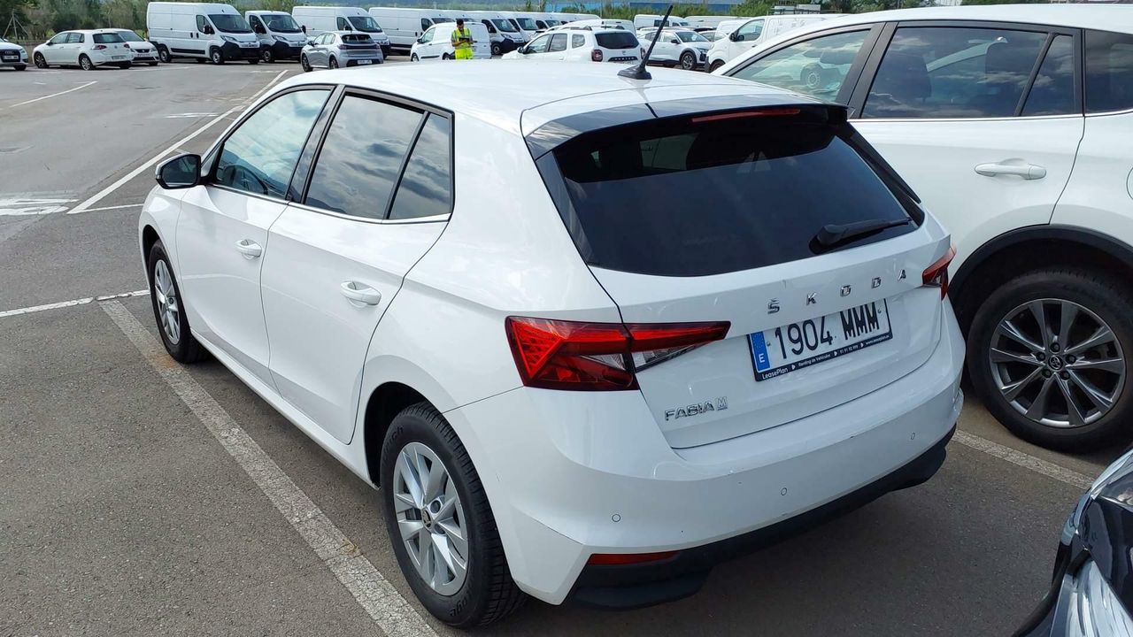 skoda fabia 2023 / foto grande (2)