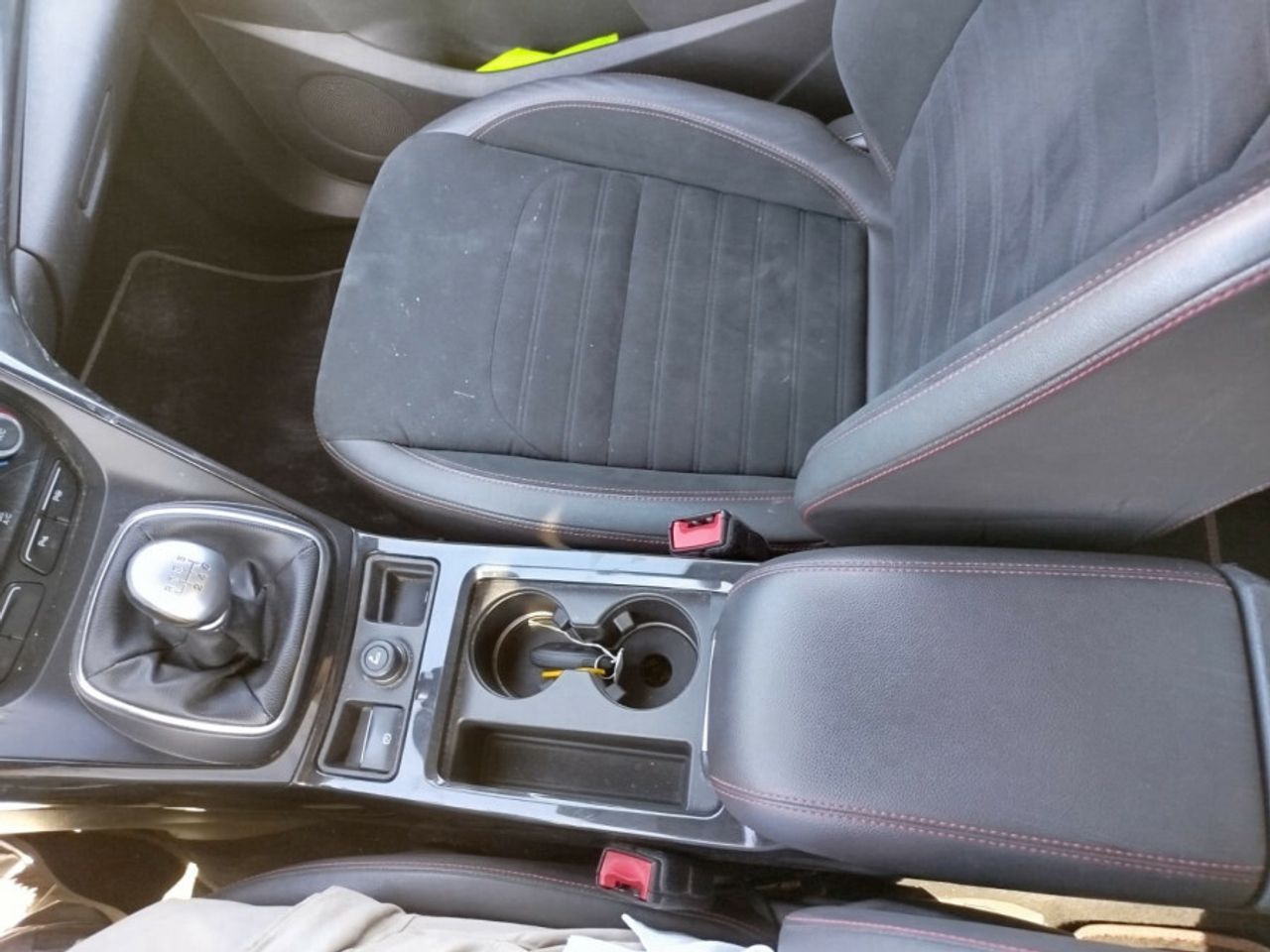 Ford Kuga 2.0 TDCi 110kW 4x2 ASS STLine - foto 20