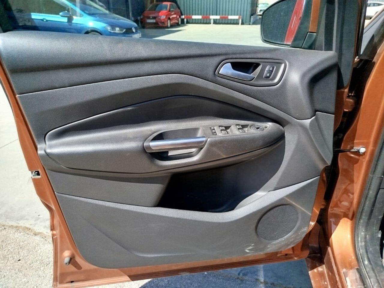 Ford Kuga 2.0 TDCi 110kW 4x2 ASS STLine - foto 17