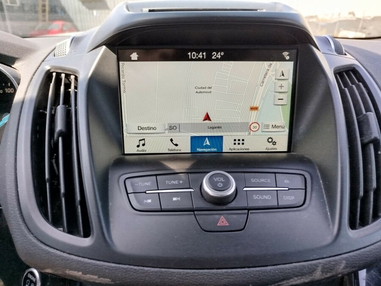 Ford Kuga 2.0 TDCi 110kW 4x2 ASS STLine - foto 26