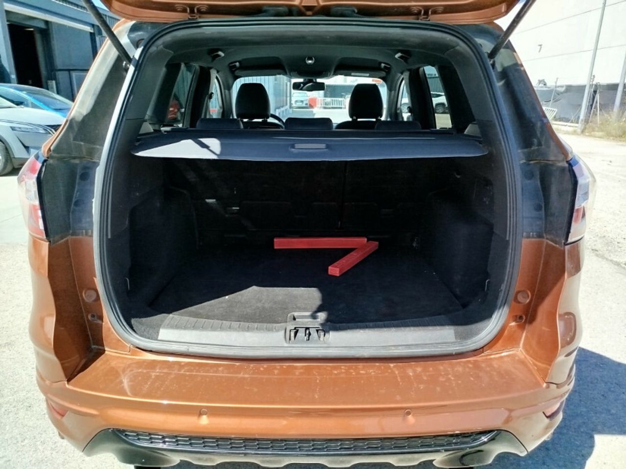 Ford Kuga 2.0 TDCi 110kW 4x2 ASS STLine - foto 11