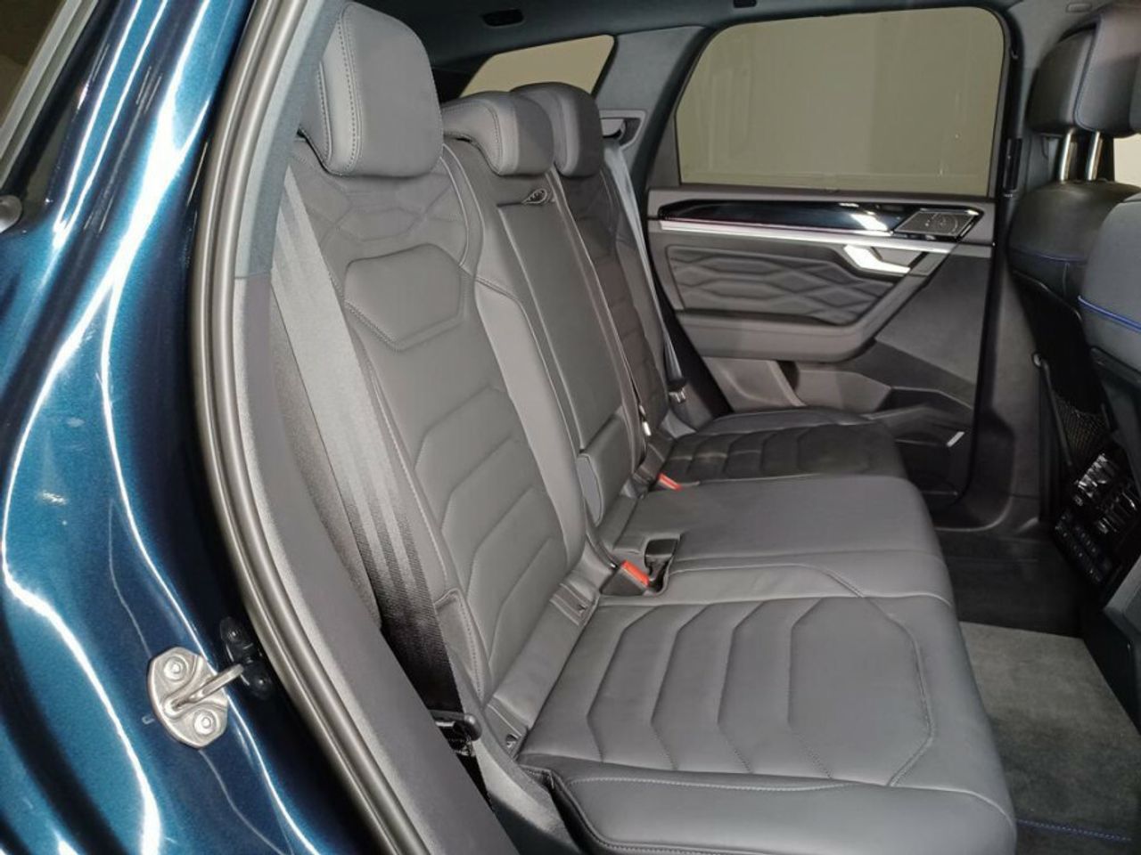 Volkswagen Touareg R 3.0 V6 TSI 340kW Tip 4M - foto 7