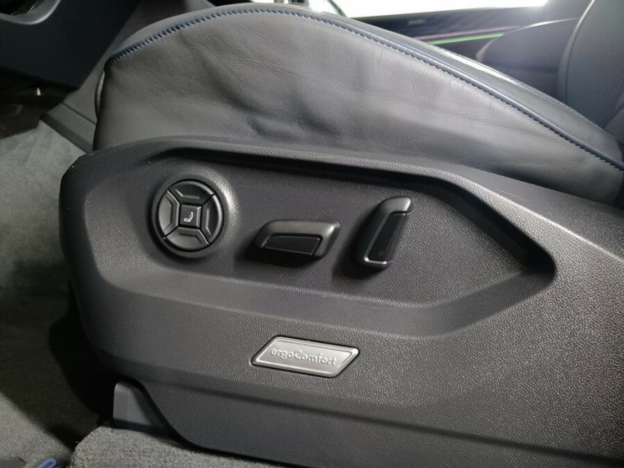 Volkswagen Touareg R 3.0 V6 TSI 340kW Tip 4M - foto 14