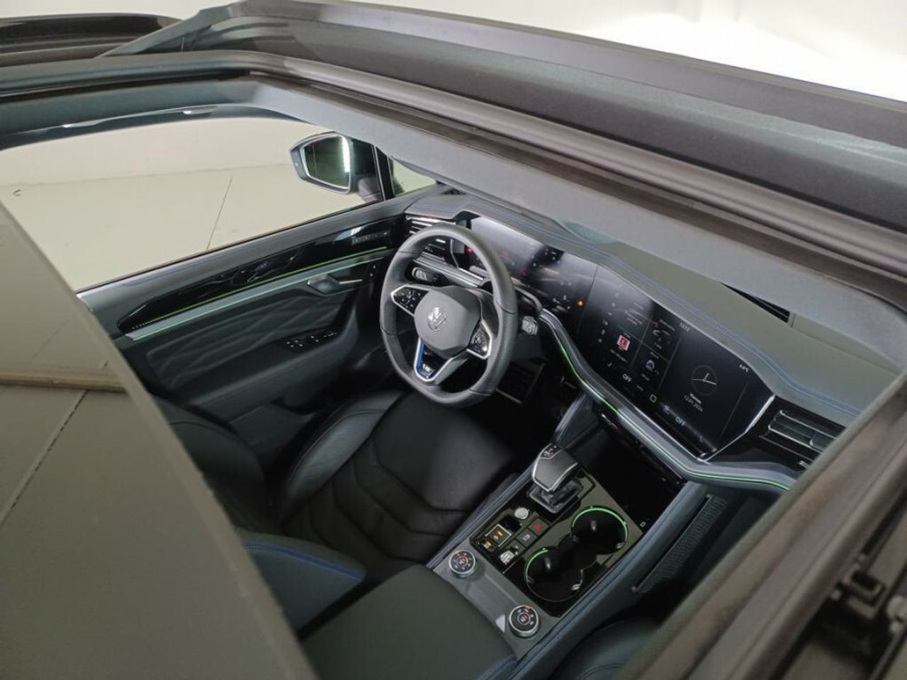 Volkswagen Touareg R 3.0 V6 TSI 340kW Tip 4M - foto 17