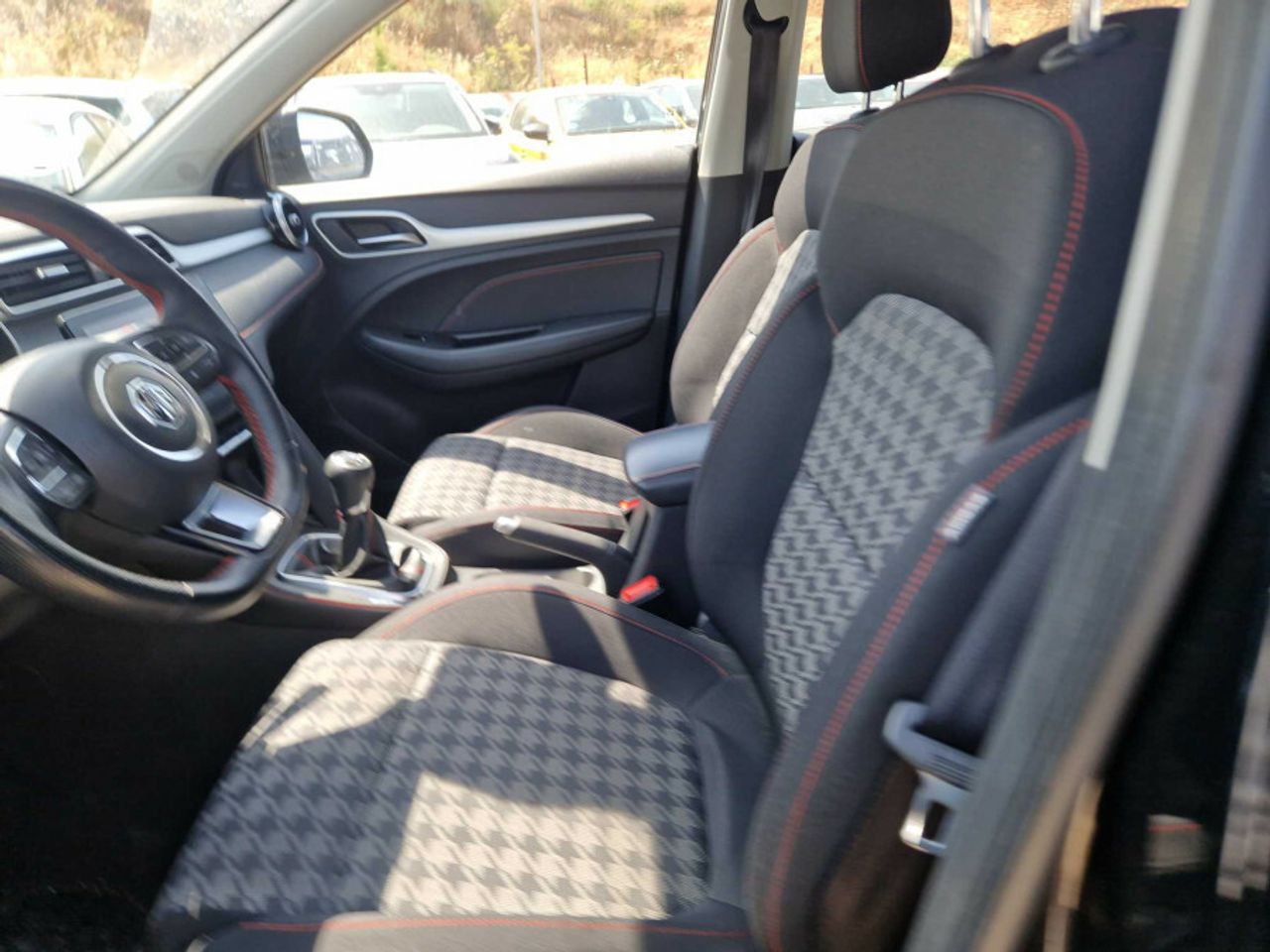 mg zs 2022 / foto grande (3)
