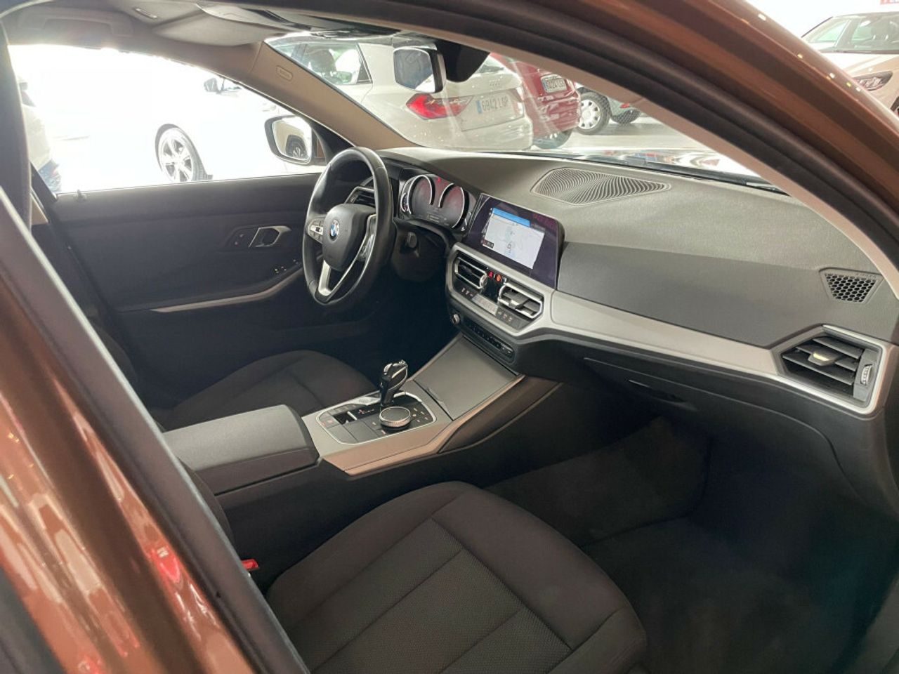 BMW Serie 3 318d Touring - foto 12