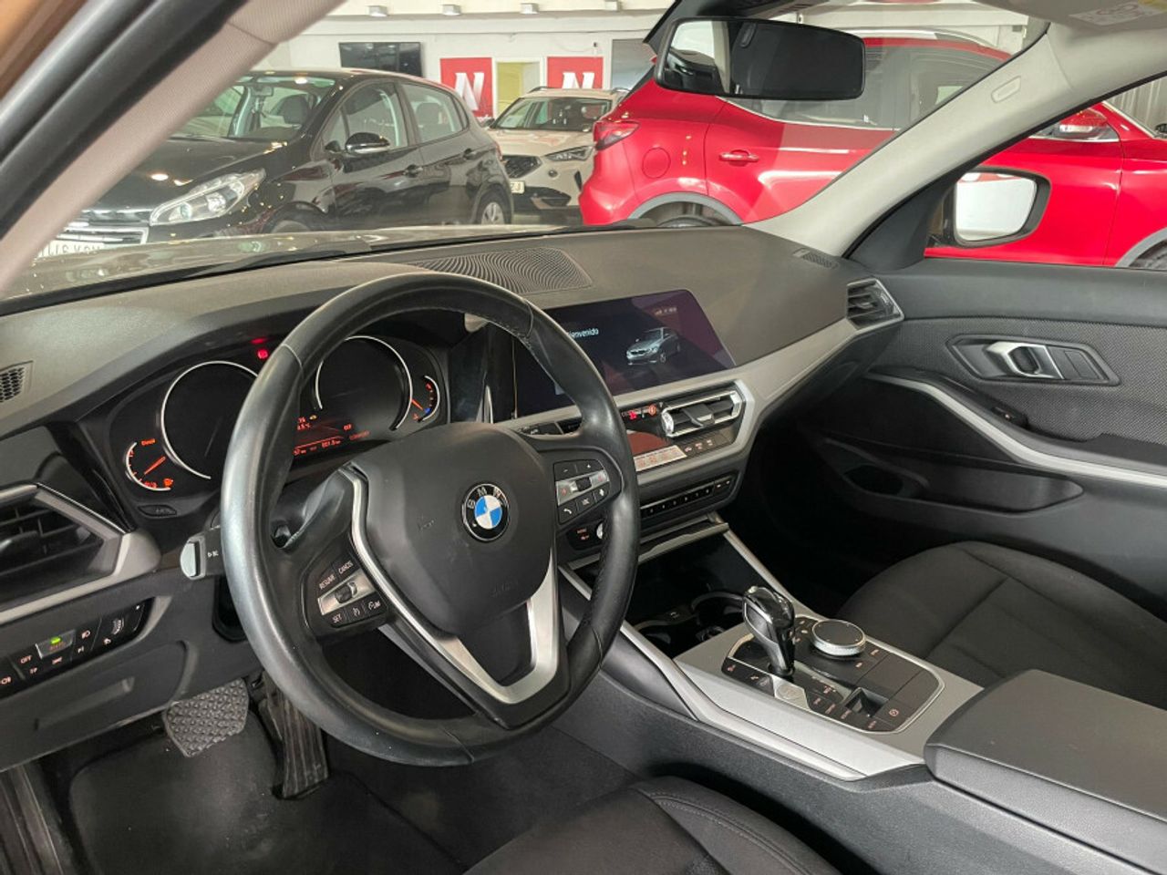 BMW Serie 3 318d Touring - foto 23