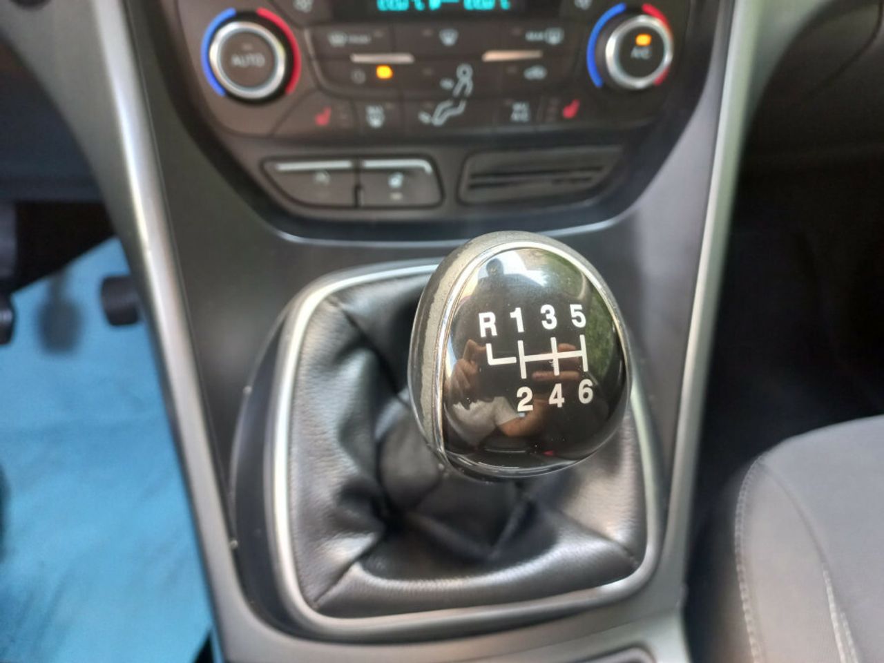 Ford Kuga 1.5 EcoBoost 88kW ASS 4x2 Titanium - foto 10