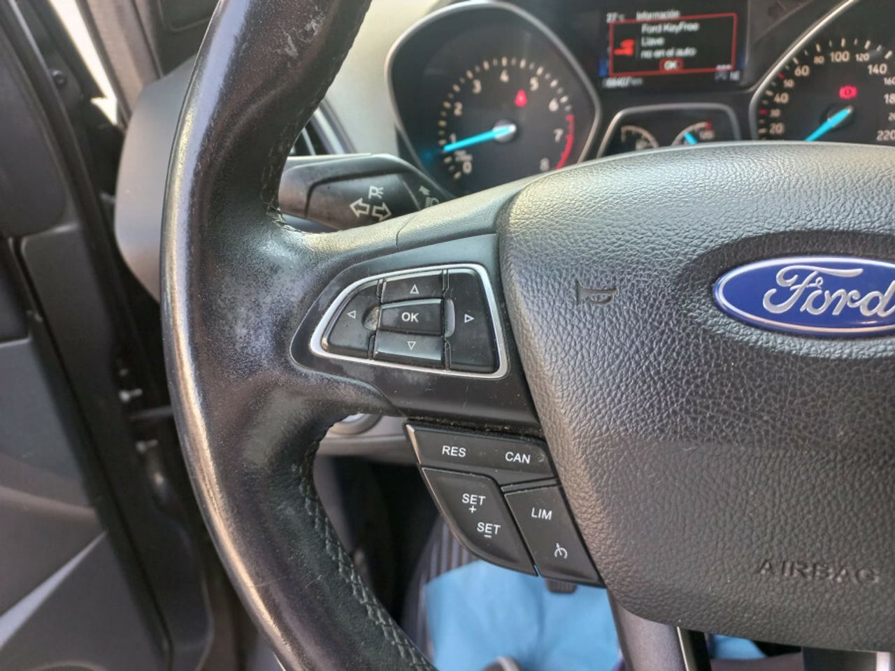 Ford Kuga 1.5 EcoBoost 88kW ASS 4x2 Titanium - foto 20