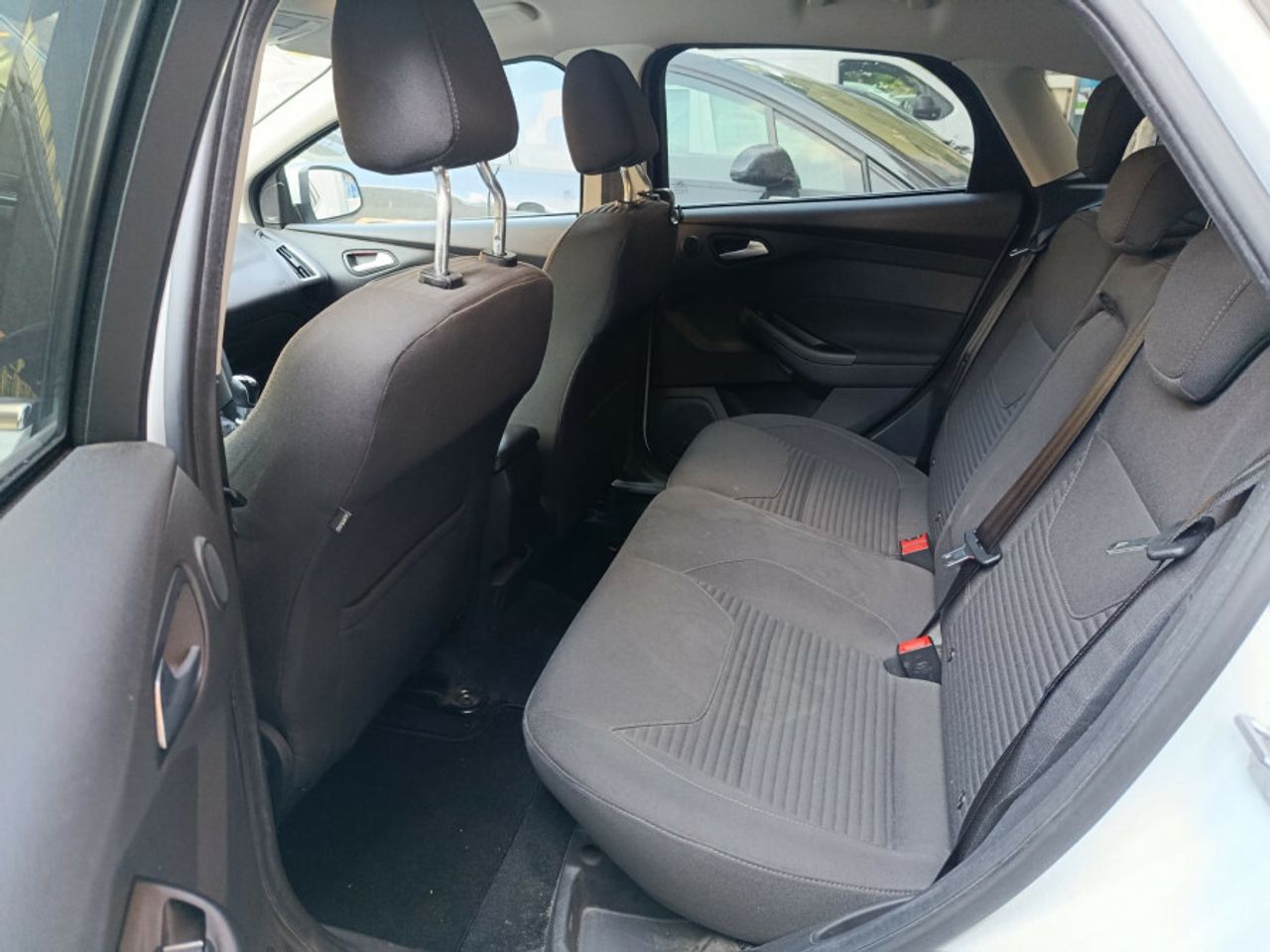 Ford Focus 1.5 TDCi E6 120 Titanium - foto 15