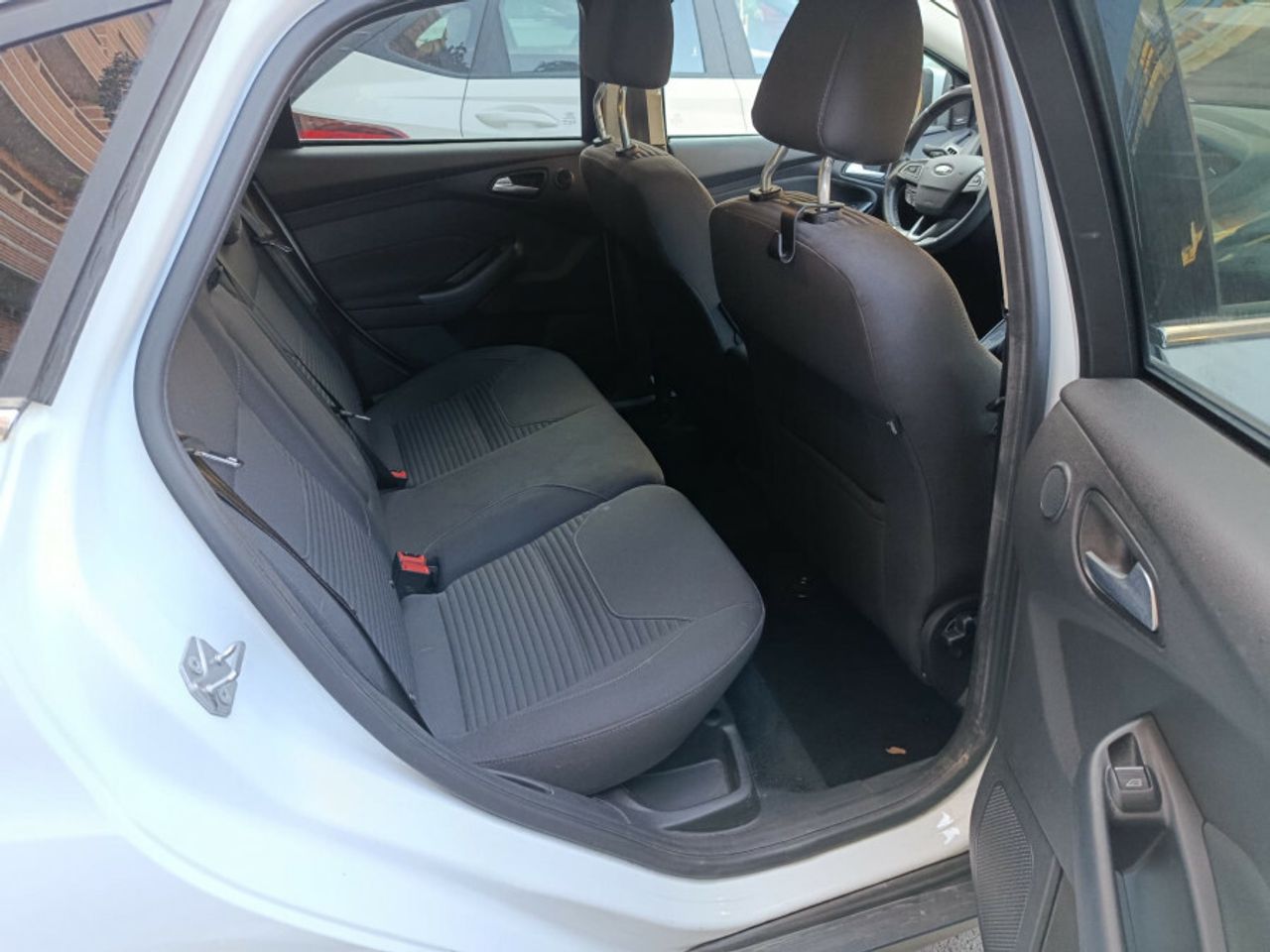 Ford Focus 1.5 TDCi E6 120 Titanium - foto 18