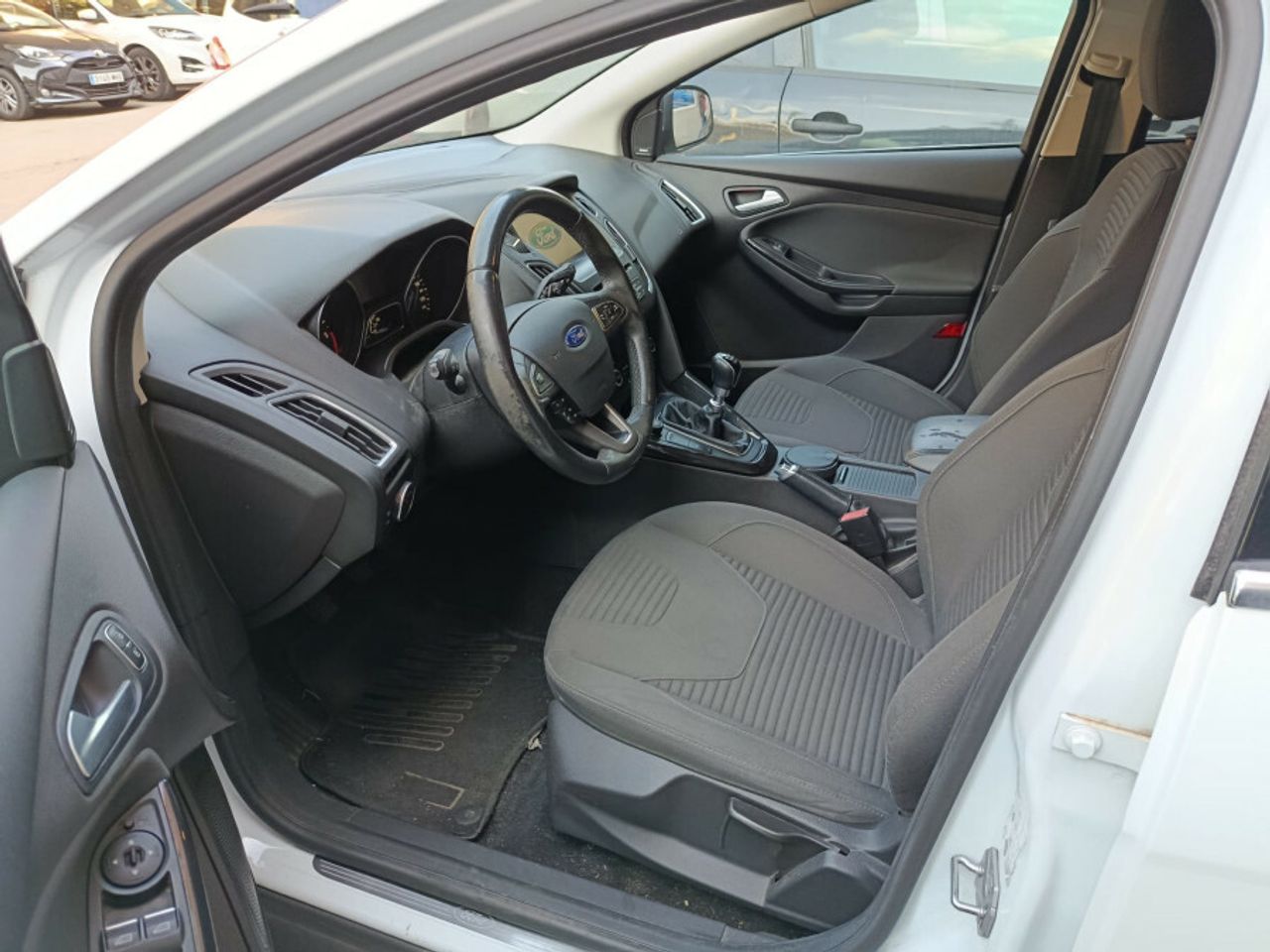 Ford Focus 1.5 TDCi E6 120 Titanium - foto 14