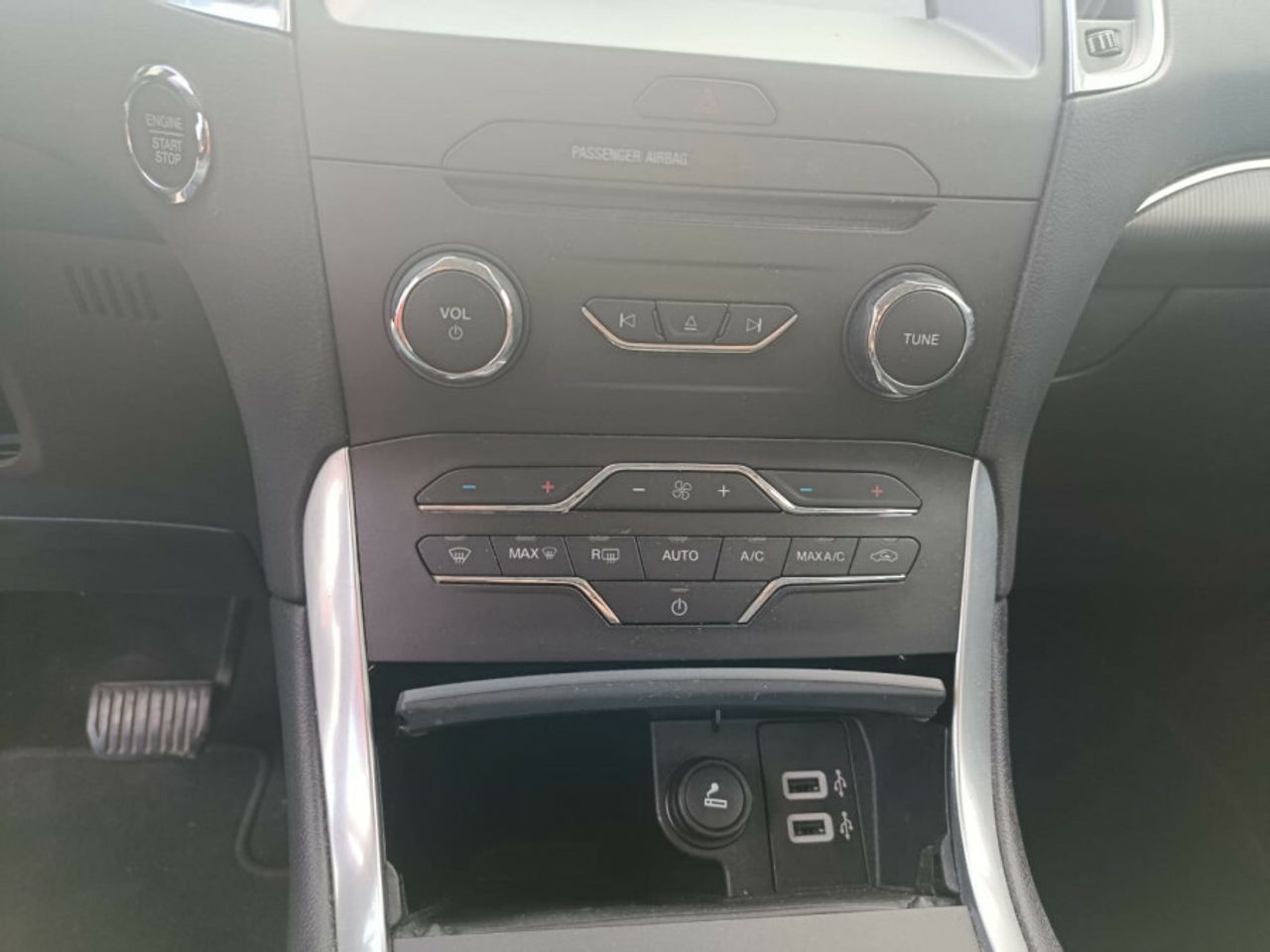 Ford S Max 2.0 TDCi Panther 110kW Titanium AUT - foto 32