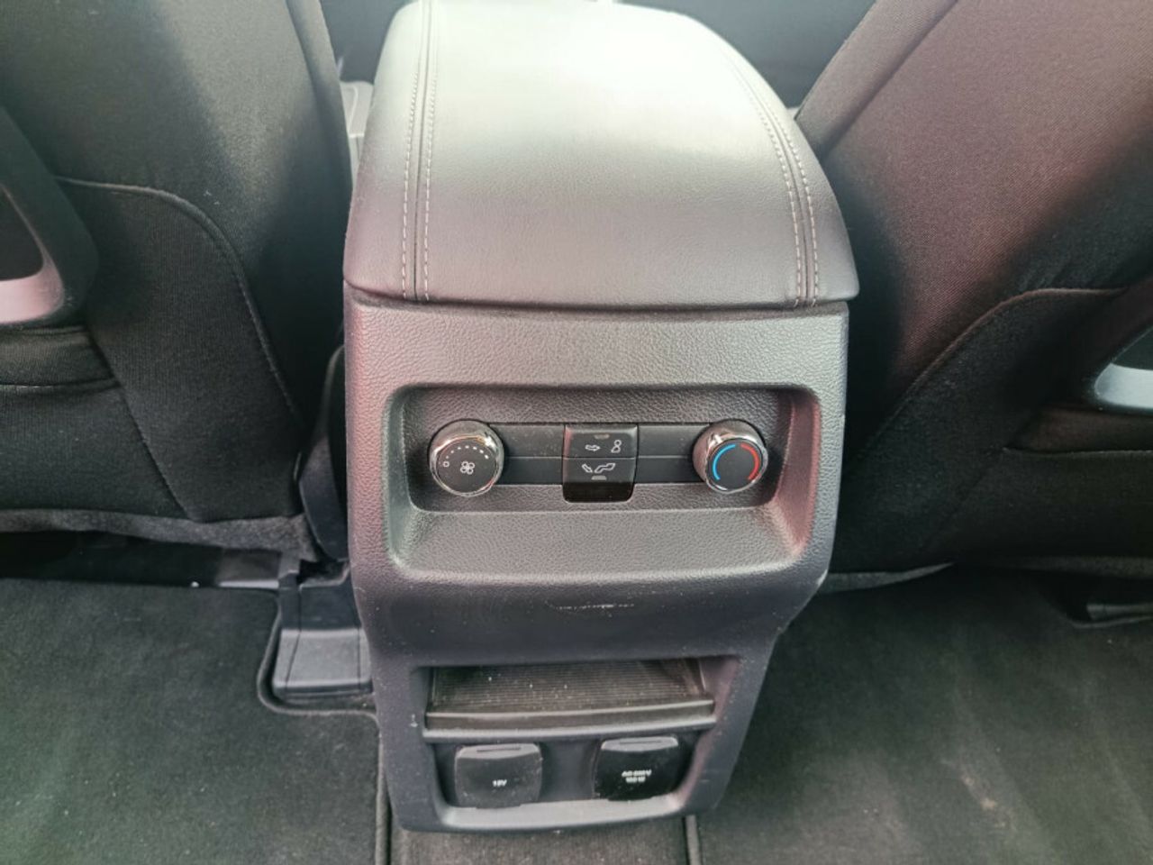 Ford S Max 2.0 TDCi Panther 110kW Titanium AUT - foto 19