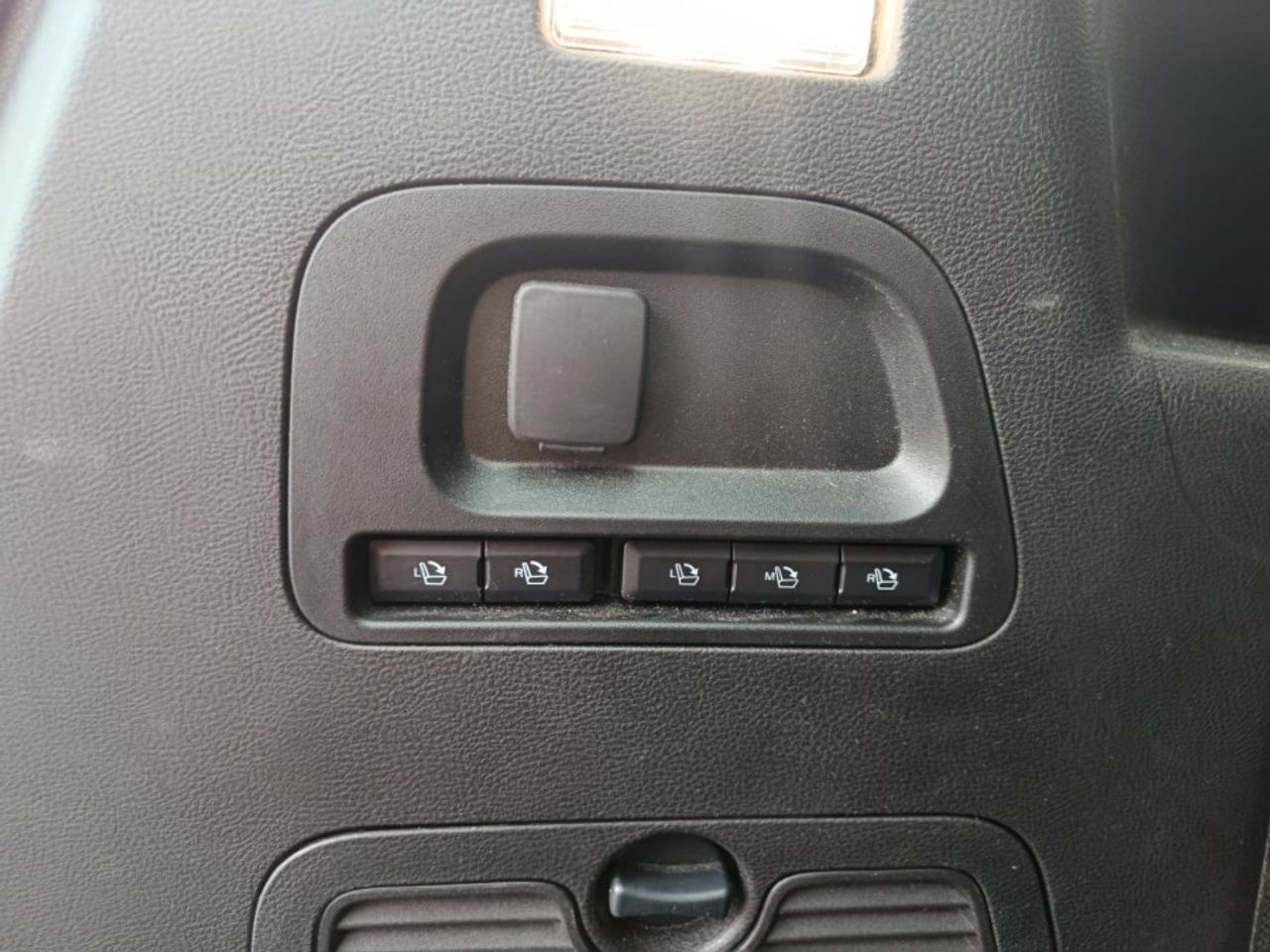 Ford S Max 2.0 TDCi Panther 110kW Titanium AUT - foto 17